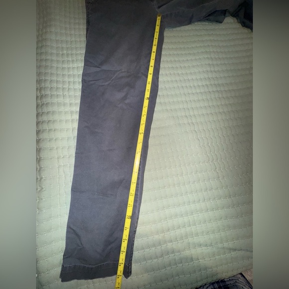 Vince women’s Gray Chino Pants. Size 4. GUC - Picture 4 of 11